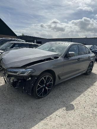 damaged passenger cars BMW 5-serie 5301 high Executive Edition 2020/1