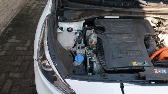 Kia Niro Kia Niro 1.6 GDi Hybrid DynamicLine picture 24