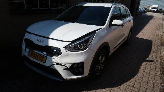 krockskadad bil auto Kia Niro Kia Niro 1.6 GDi Hybrid DynamicLine 2022/1