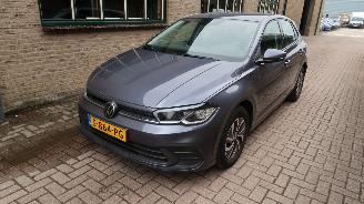 Vaurioauto  passenger cars Volkswagen Polo Volkswagen Polo 1.0 TSI Life 2023/4