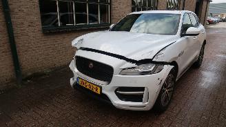  Jaguar F-Pace Jaguar F-PACE 2.0 Portfolio AWD 30t 2018/6