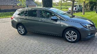 uszkodzony samochody osobowe Opel Astra SPORTS TOURER 1.4 Online Edition 2018/6