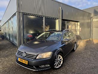 Vaurioauto  passenger cars Volkswagen Passat 1.4 TSI Highline edition bluemotion 2013/6