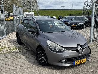 krockskadad bil auto Renault Clio 1.5 DCI ECO Night&Day 128.000 KM NAP 2015/8