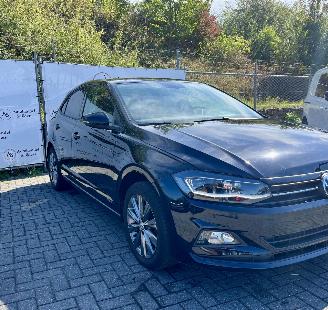 Damaged car Volkswagen Polo VI Comfortline 2019/11