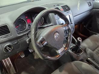 Volkswagen Golf GTI picture 12