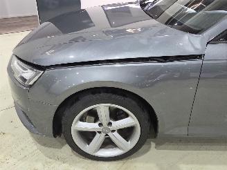 Audi A4 Avant 2.0 TDI B9 S line picture 16