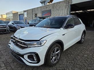 Auto incidentate Volkswagen T-Roc 1.5 TSI DSG R-Line Virtual Navi IQ-Light Sport-Mode Massage Camera Sfeerverl. Stoelverw. Trekhaak Ecc Acc 110KW/150PK 2025/5