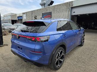 Coche accidentado Volkswagen T-Roc R-Line 1.5eTSI Head-Up IQ-Light SurroundView Virtual Keyless Sfeerverl. Acc Stuurverw. Drive-Mode 110KW / 150PK 2025/11