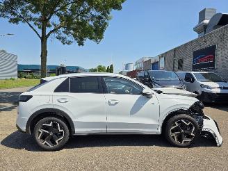 Coche accidentado Volkswagen T-Roc R-Line 1.5eTSI IQ-Light Drive-Mode Camera Virtual Keyless Sfeerverl. Trekhaak 110KW/150PK 2026/2