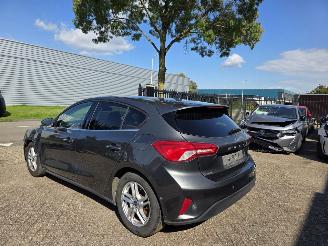 Ford Focus 1.0 EcoBoost Led Acc Camera Led Navi Lane-Assist Stuurverw. Voorruitverw. 74KW/100PK picture 3