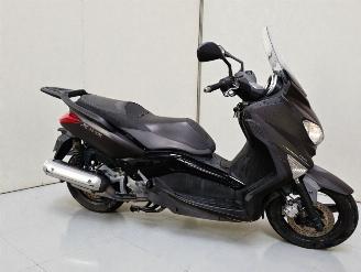 uszkodzony motocykle Yamaha XMAX  2011/6