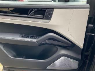 Porsche Cayenne S E-Hybrid Coupe CHRONO/PANO/HUD/360 picture 21