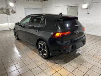 Schadeauto Volkswagen Golf 1.5 eTSI R-Line PANO/KAM/NAVI 2026/1