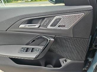 BMW iX1 eDrive20 KAM/H&K picture 15