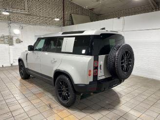 Land Rover Defender S 110 D200 AWD PANO/HUD/360/NAVI picture 1