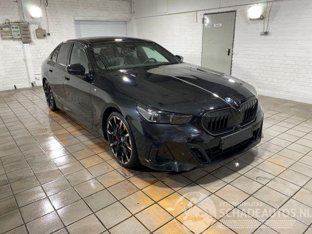 BMW i5 xDrive40 M Sport Pro PANO/HUD/AHK/360/B&W