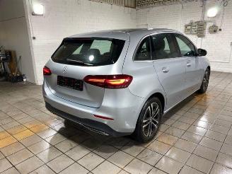 skadebil auto Mercedes B-klasse  2025/6