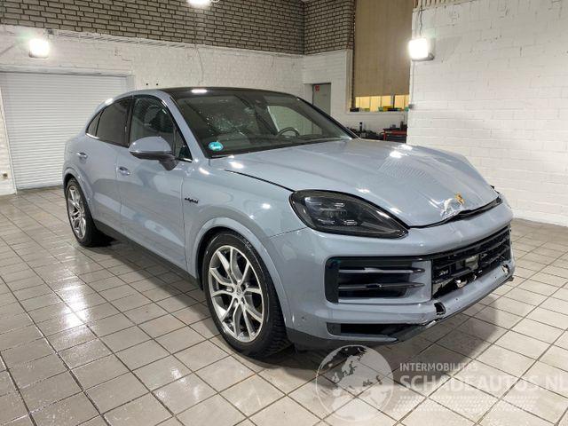 Porsche Cayenne E-Hybrid Coupe CHRONO/PANO/HUD/360/BOSE