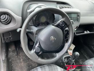 Peugeot 108 108, Hatchback, 2014 1.0 12V VVT-i picture 10