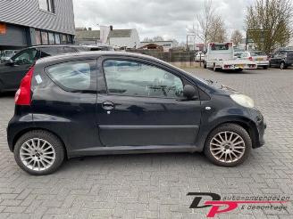 Peugeot 107 107, Hatchback, 2005 / 2014 1.0 12V picture 4