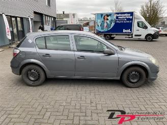 Opel Astra Astra H (L48), Hatchback 5-drs, 2004 / 2010 1.6 16V Twinport picture 4