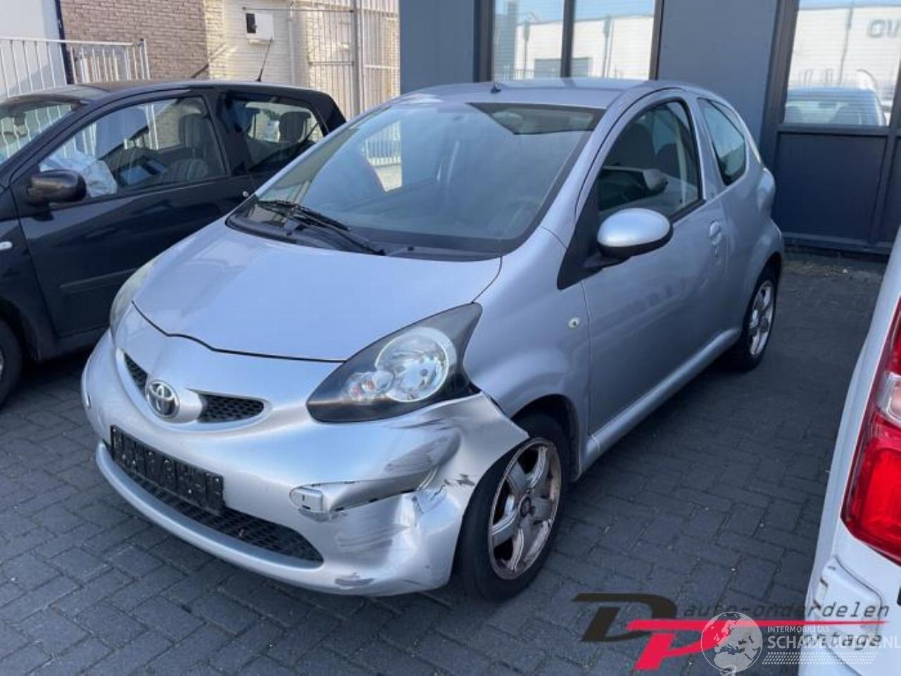 Toyota Aygo Aygo (B10), Hatchback, 2005 / 2014 1.0 12V VVT-i