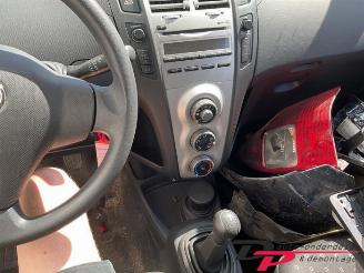 Toyota Yaris Yaris II (P9), Hatchback, 2005 / 2014 1.3 16V VVT-i picture 13
