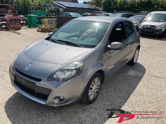 Vrakbiler auto Renault Clio Clio III (BR/CR), Hatchback, 2005 / 2014 1.2 16V TCe 100 2010/7