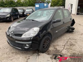 Coche siniestrado Renault Clio Clio III (BR/CR), Hatchback, 2005 / 2014 1.2 16V 75 2008/5