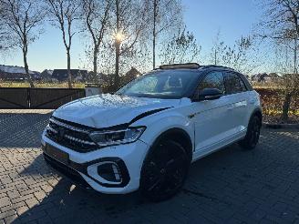 uszkodzony samochody osobowe Volkswagen T-Roc Volkswagen T-Roc R-Line 1.5 TSI DSG PANO 2025 ACC Massage ! 2025/3