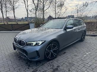 skadebil auto BMW 3-serie BMW 318D 3 Touring M Sport PANORAMA Ambiance VOL !! 2024/3