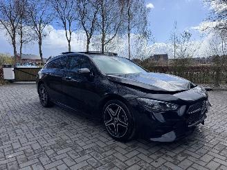 Schadeauto Mercedes Cla-klasse CLA Shooting Brake CLA 180 AMG Line Edition PANO VOL 2024/7