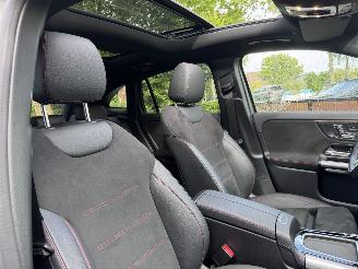 Mercedes GLA Mercedes-Benz GLA 250e AMG PANO Trekhaak Camera Ambiance HUD VOL!! picture 16