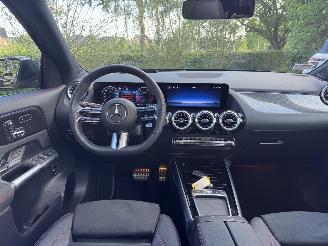 Mercedes GLA Mercedes-Benz GLA 180 AMG PANORAMA HUD Memorie Trekhaak Ambiance Massage VOL!! picture 19