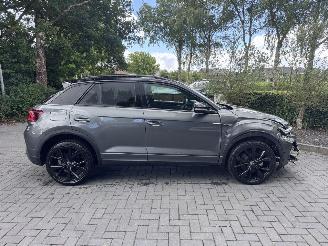 Volkswagen T-Roc Volkswagen T-Roc 1.5 TSI DSG R-Line PANO AHK Camera IQ Lights VOL!! picture 12
