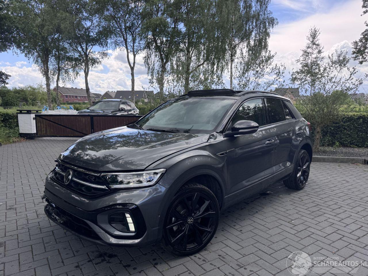 Volkswagen T-Roc Volkswagen T-Roc 1.5 TSI DSG R-Line PANO AHK Camera IQ Lights VOL!!