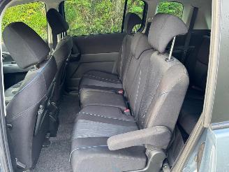Mazda 5 7 PLACES picture 14