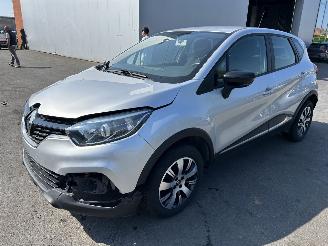 krockskadad bil auto Renault Captur  2018/3