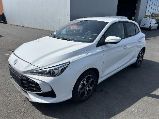 krockskadad bil auto MG 3  2024/11