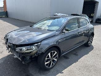 Damaged car Renault Mégane  2019/12