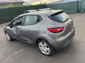 Schadeauto Renault Clio  2015/7