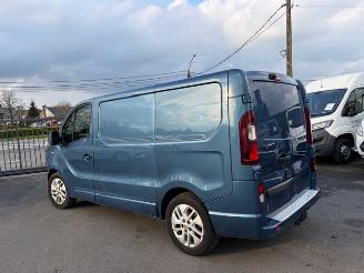 dommages fourgonnettes/vécules utilitaires Opel Vivaro  2016/5