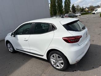 Vaurioauto  passenger cars Renault Clio  2021/4