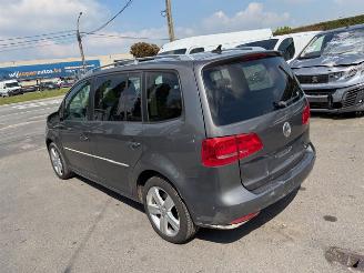 Vaurioauto  passenger cars Volkswagen Touran 7pl AUTOMAAT 2014/2
