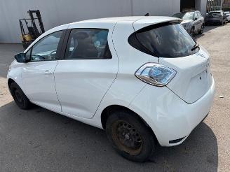 Coche accidentado Renault Zoé WITH COCKPIT AND AIRBAGS 2015/12
