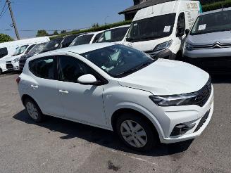 krockskadad bil auto Dacia Sandero  2022/12