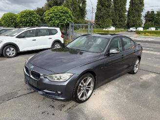 Vaurioauto  passenger cars BMW 3-serie AUTOMAAT 2012/11