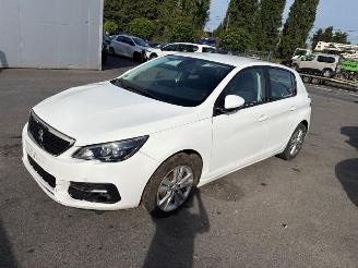  Peugeot 308 with cockpit and airbags included in the price 2020/10
