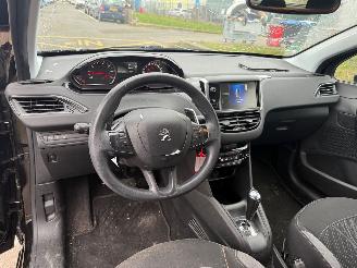 Peugeot 208 1.2 e-VTi Envy Automaat picture 12